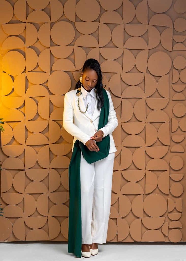 Suite (All white and green) (Small)